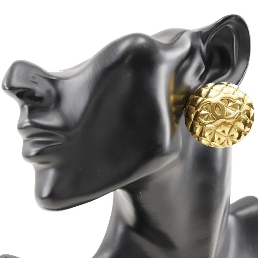 CHANEL gold logo